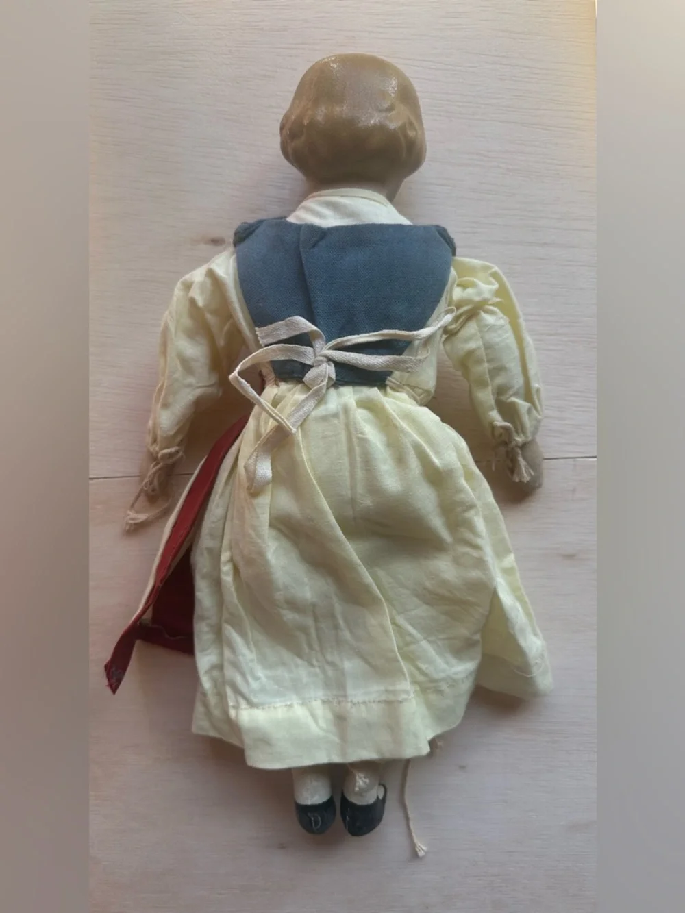 Vintage-Style Betsy Ross cloth and porcelain doll - Picture 3 of 8